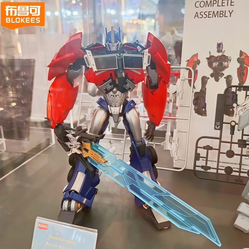 Model Kit Transformers - Blokees Transformers Optimus Prime: Edição Lenda